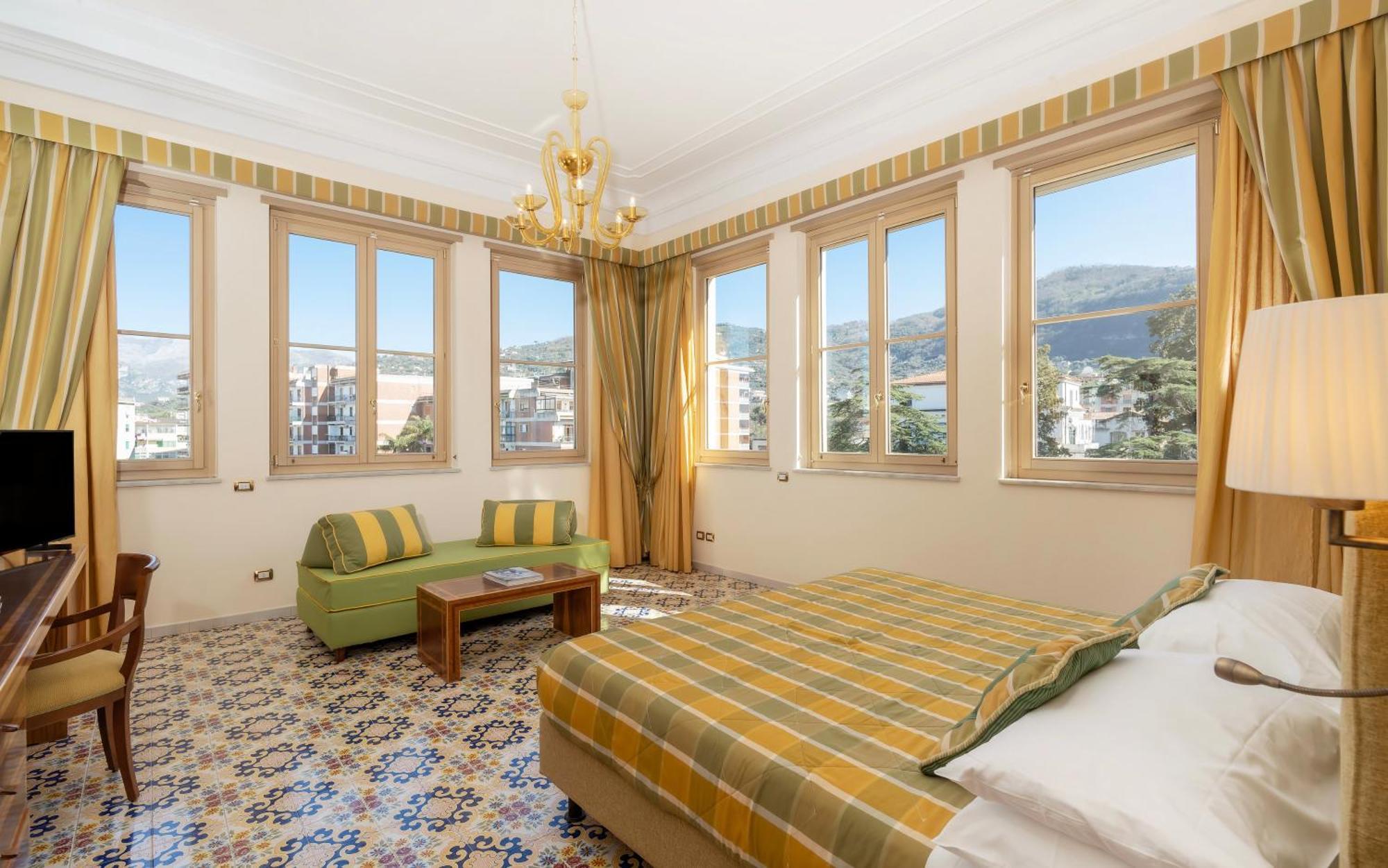 Hotel Antiche Mura Sorrento Esterno foto
