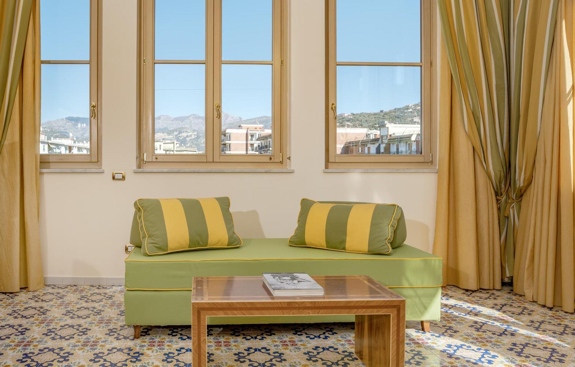 Hotel Antiche Mura Sorrento Esterno foto