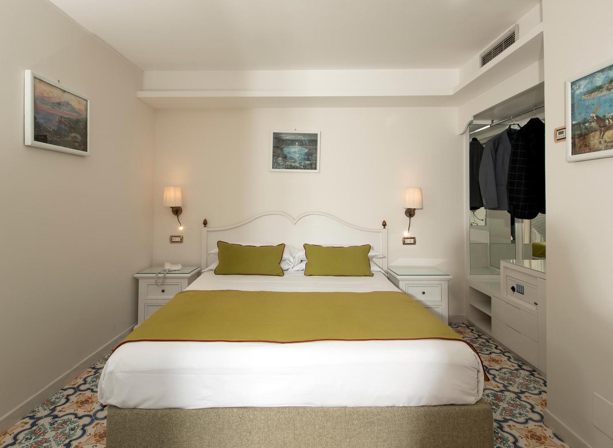 Hotel Antiche Mura Sorrento Esterno foto