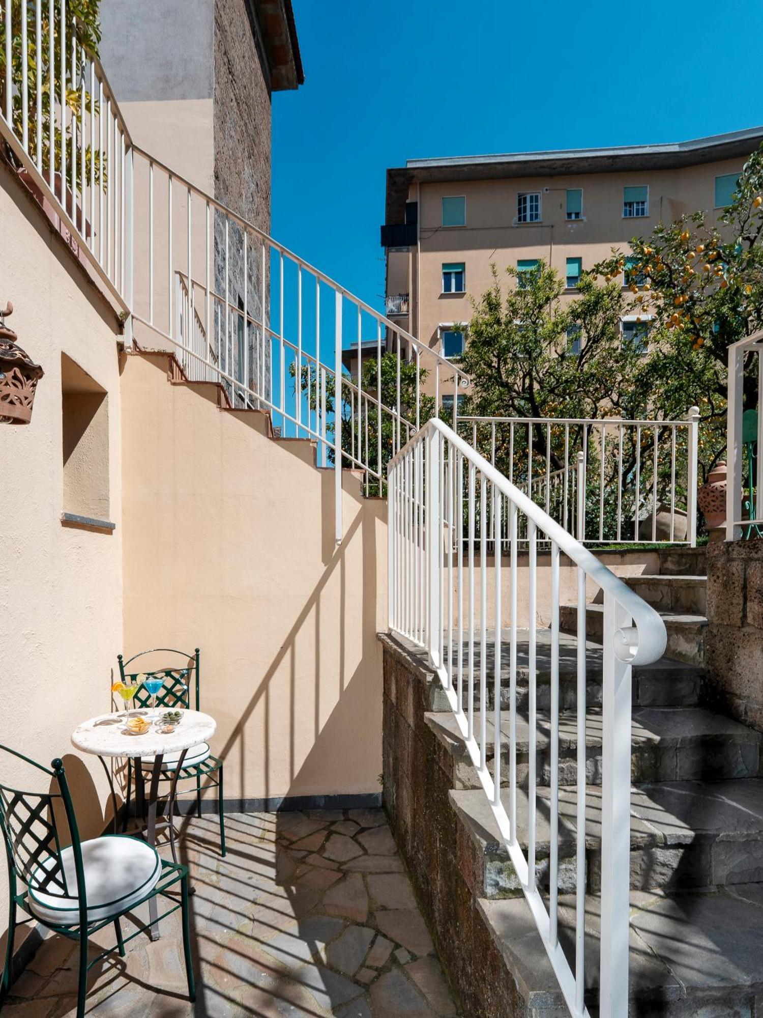 Hotel Antiche Mura Sorrento Esterno foto