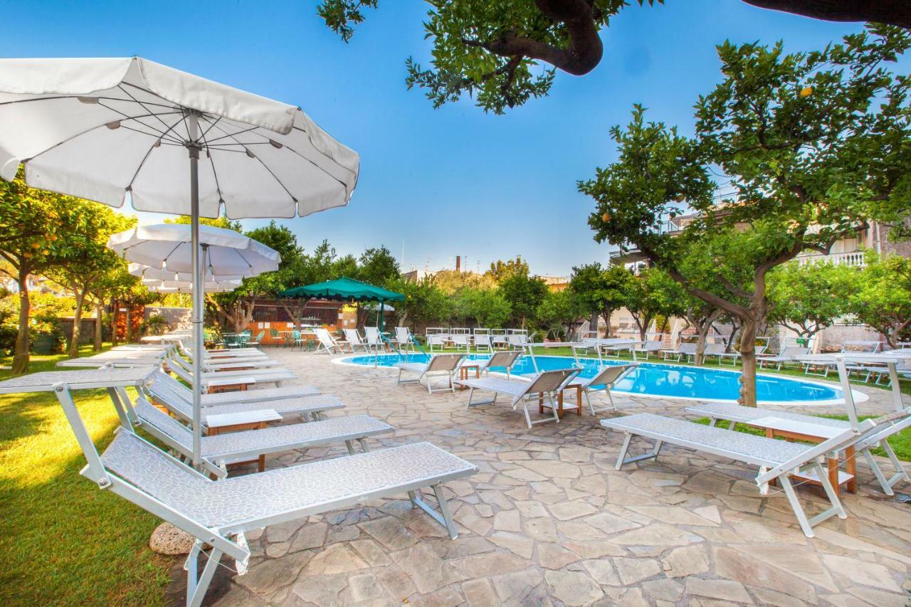 Hotel Antiche Mura Sorrento Esterno foto