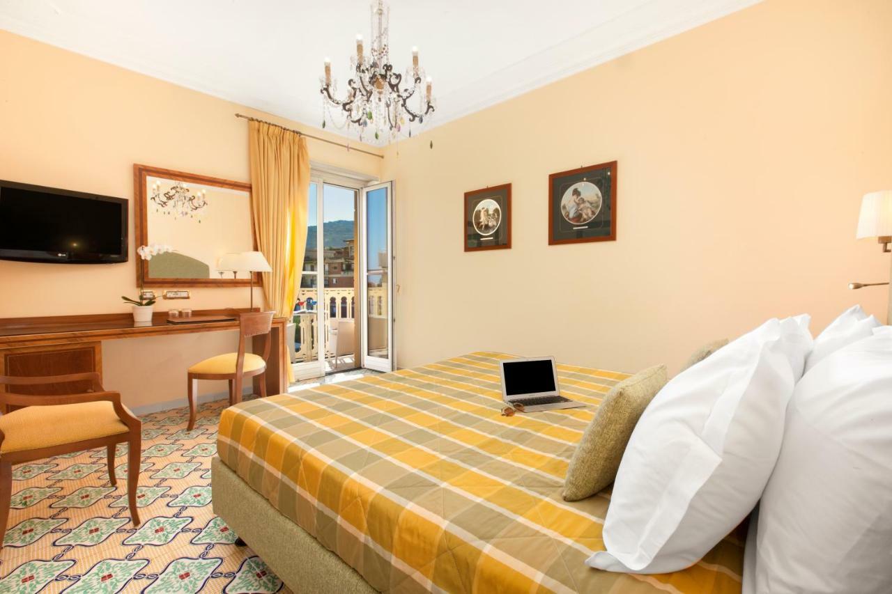 Hotel Antiche Mura Sorrento Esterno foto