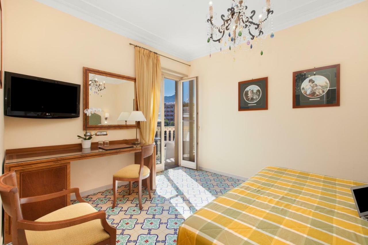 Hotel Antiche Mura Sorrento Esterno foto